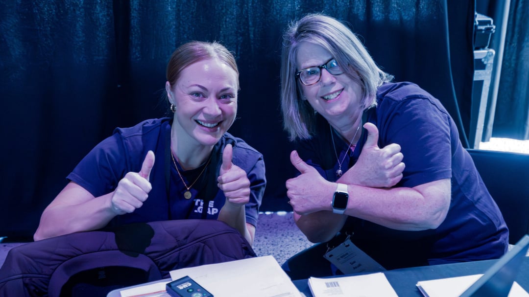 Sue and Ripeka thumbs up - banner