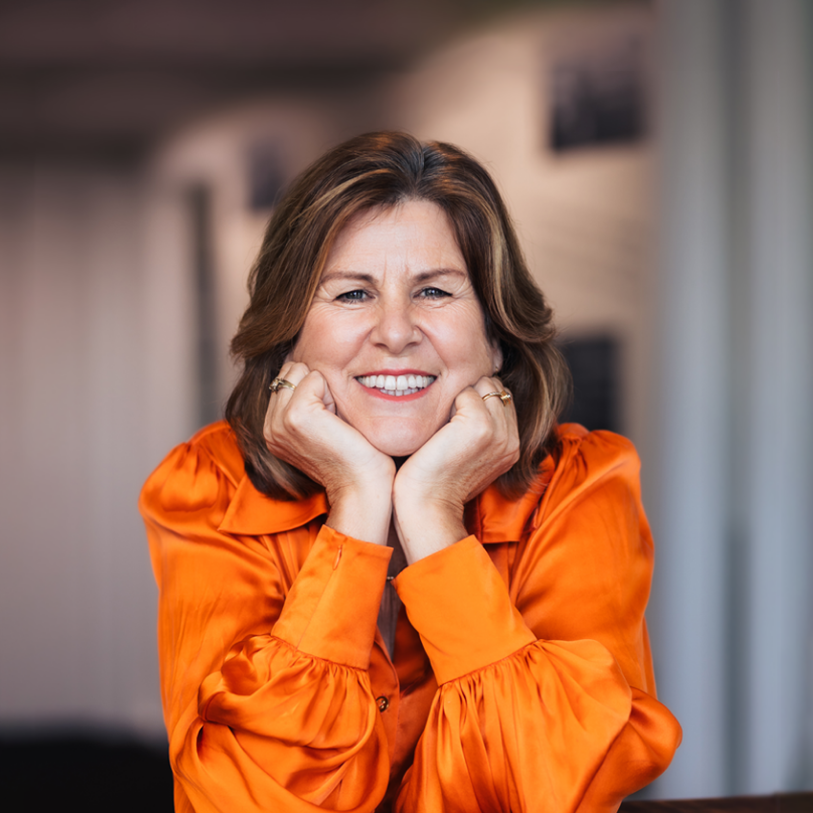 Louise-Neville-Panel-Host